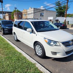 2012 Volkswagen Routan