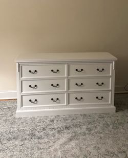 White 6 drawer Dresser