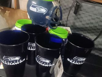 Seattle Seahawks Cups and Mini Helmet Set