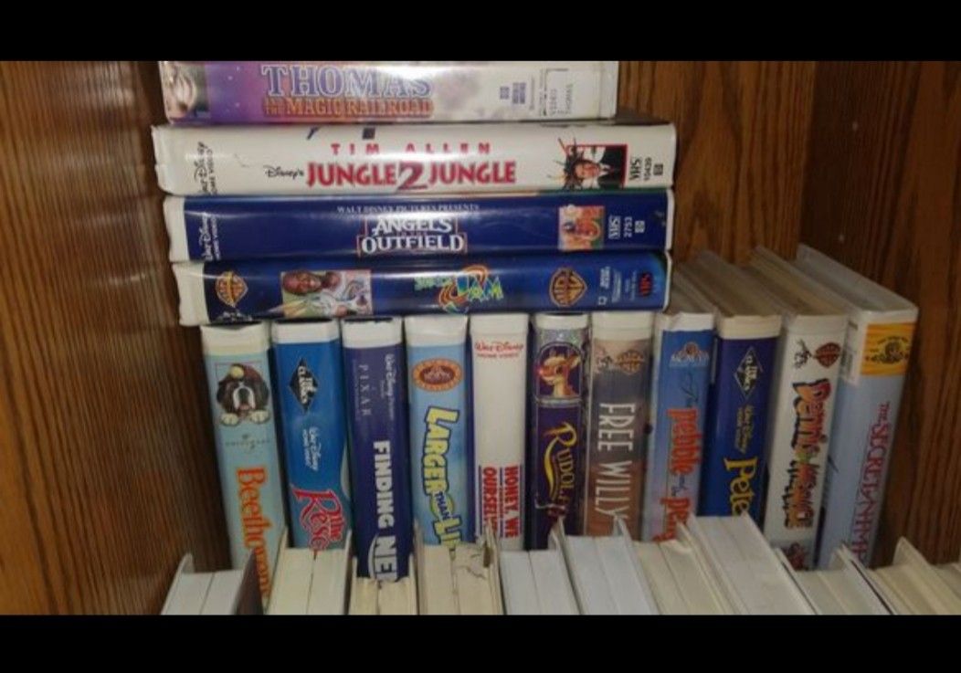 OVER 100 VINTAGE DISNEY VHS MOVIE TAPES
