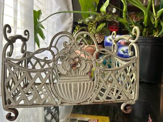 Garden decor planter