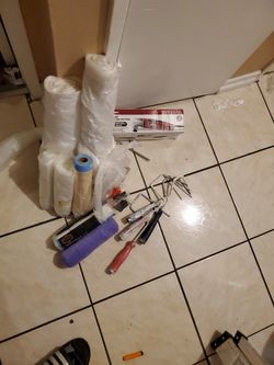 Painters Plastic N Handles 2 New Rollers New Multitool