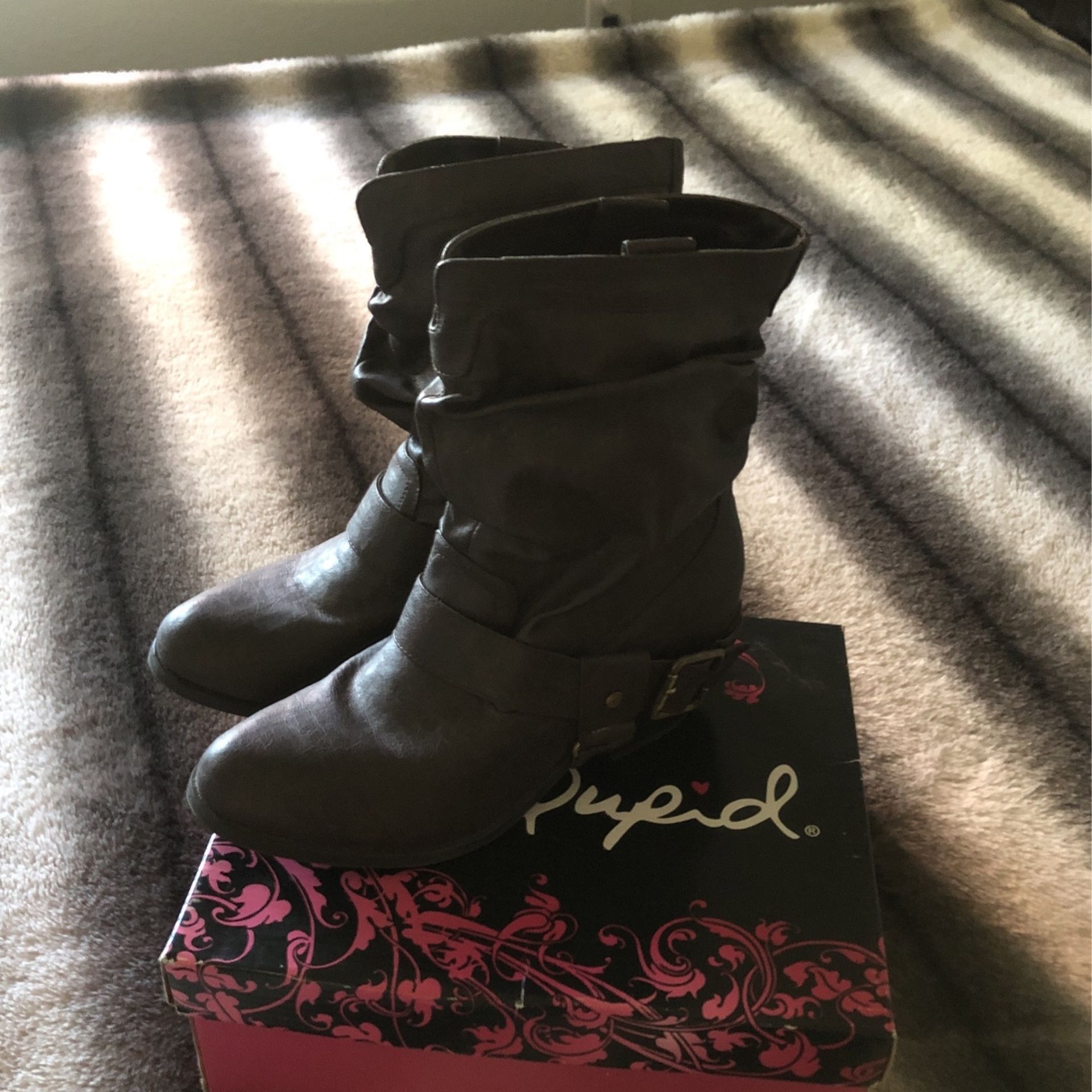New Qupid/ Rush-10 .. Brown Cowgirl Boots Size 7