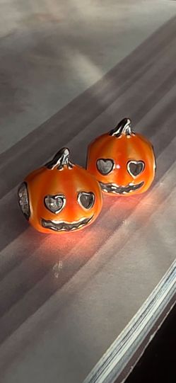 Pandora Glow in the Dark Pumpkin charm