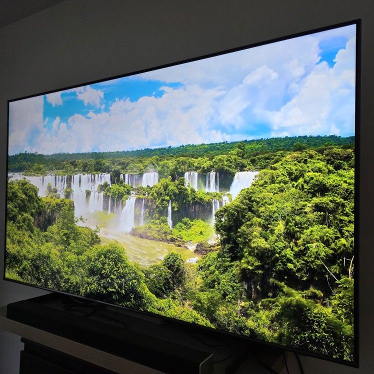 Samsung 75" QLED Smart Tv