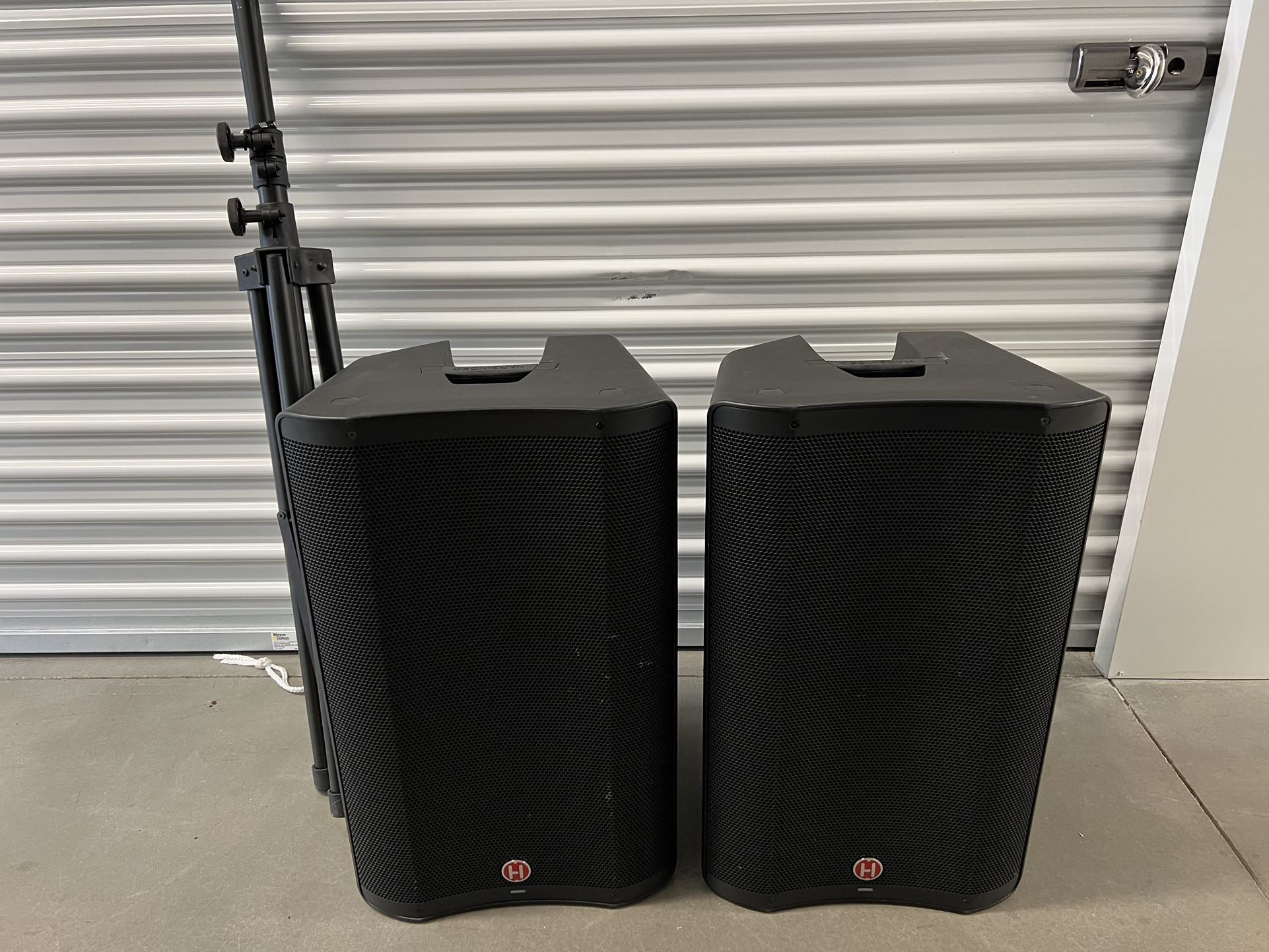 Harbinger VARI V2315 15” Powered PA Speakers With Bluetooth