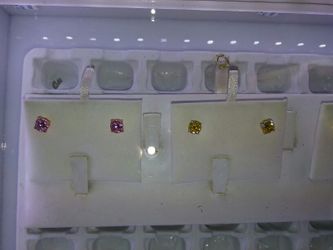 Stainless steel cz Diamond earings.