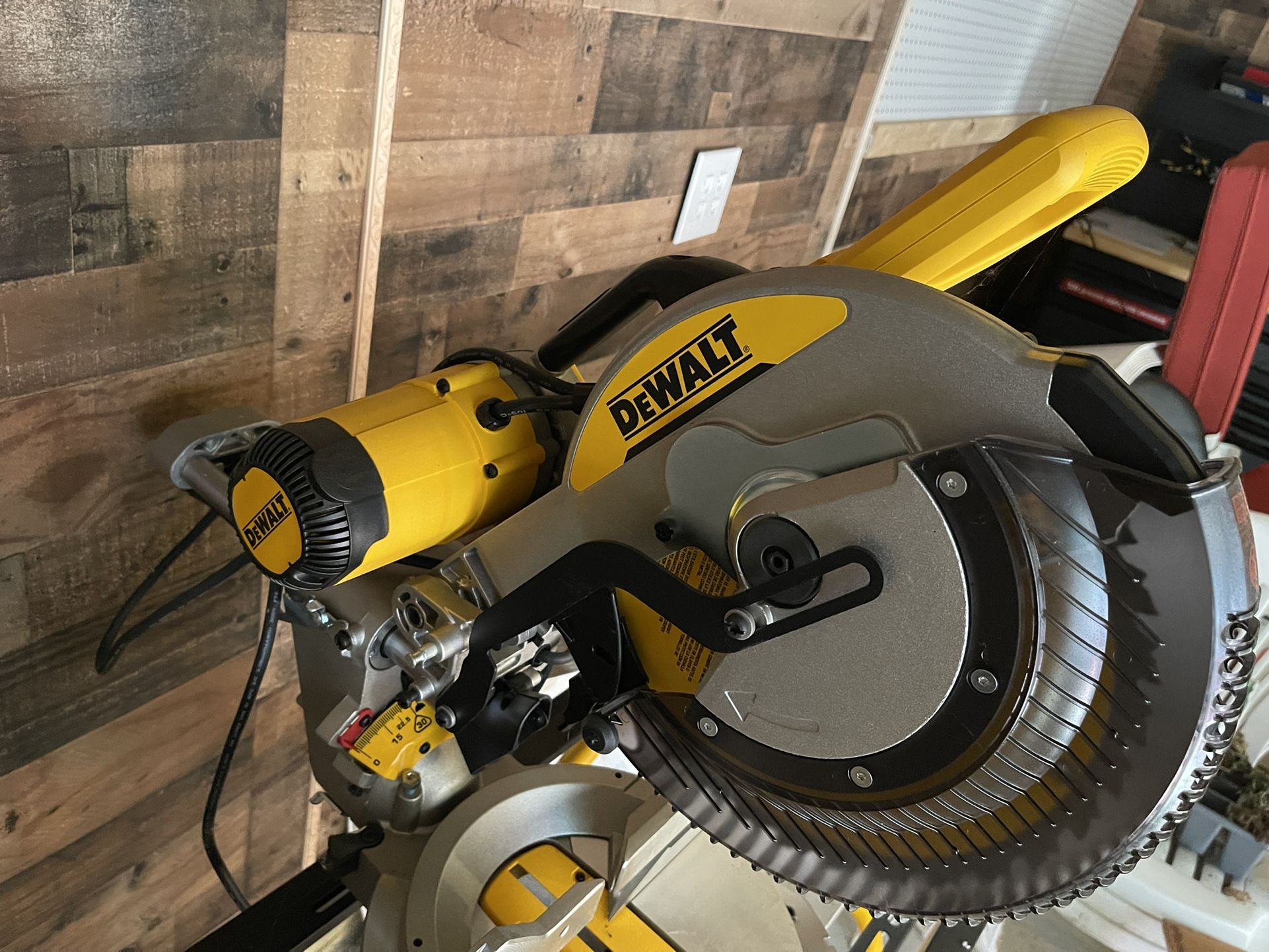 DEWALT Compound Miter Saw With Stand Brand New Assembled Out Of Box