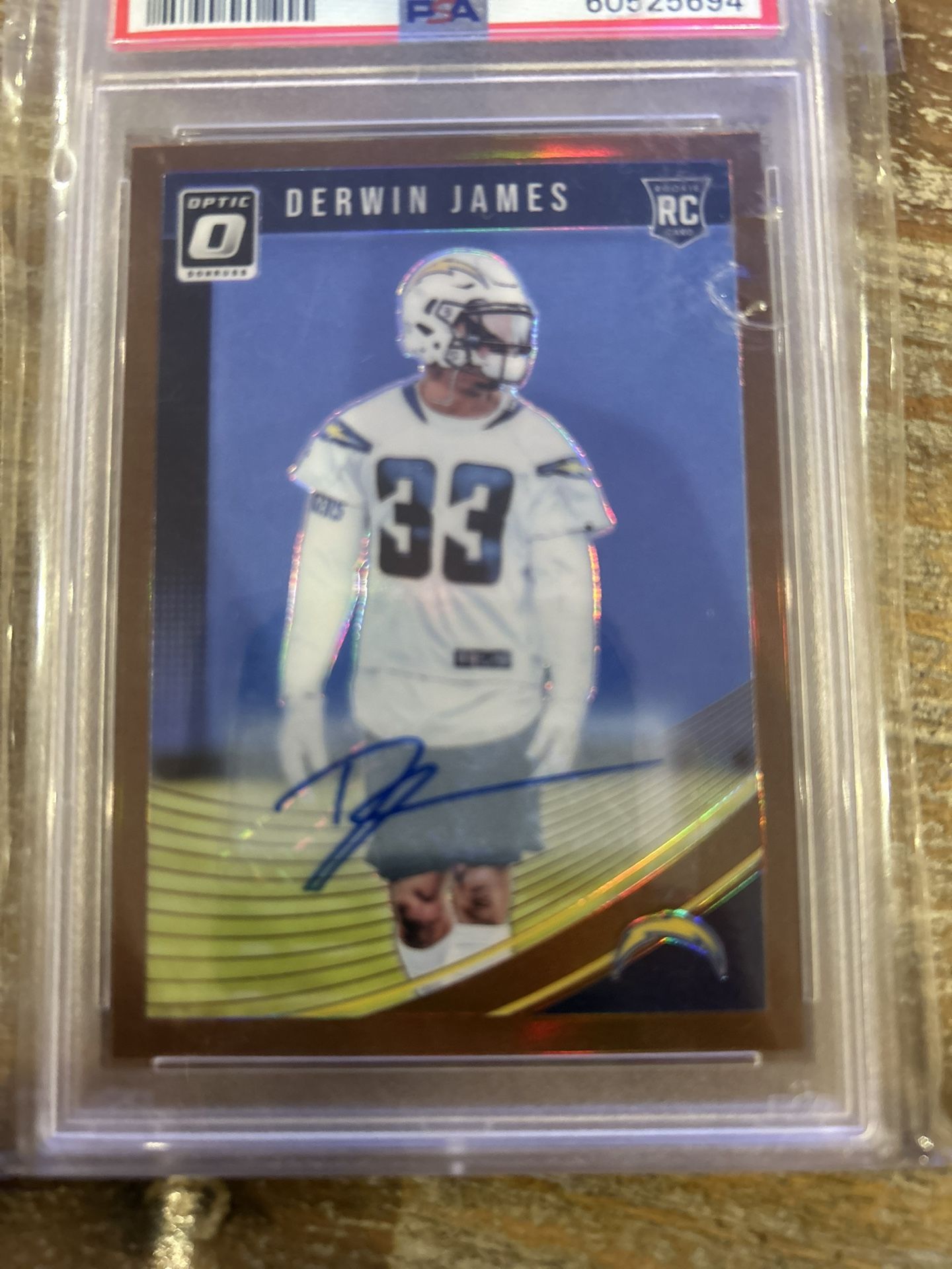2018 PSA 9 AUTOGRAPH DERWIN JAMES CARD
