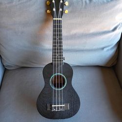 UK-21 BLACK Matte Soprano Ukulele