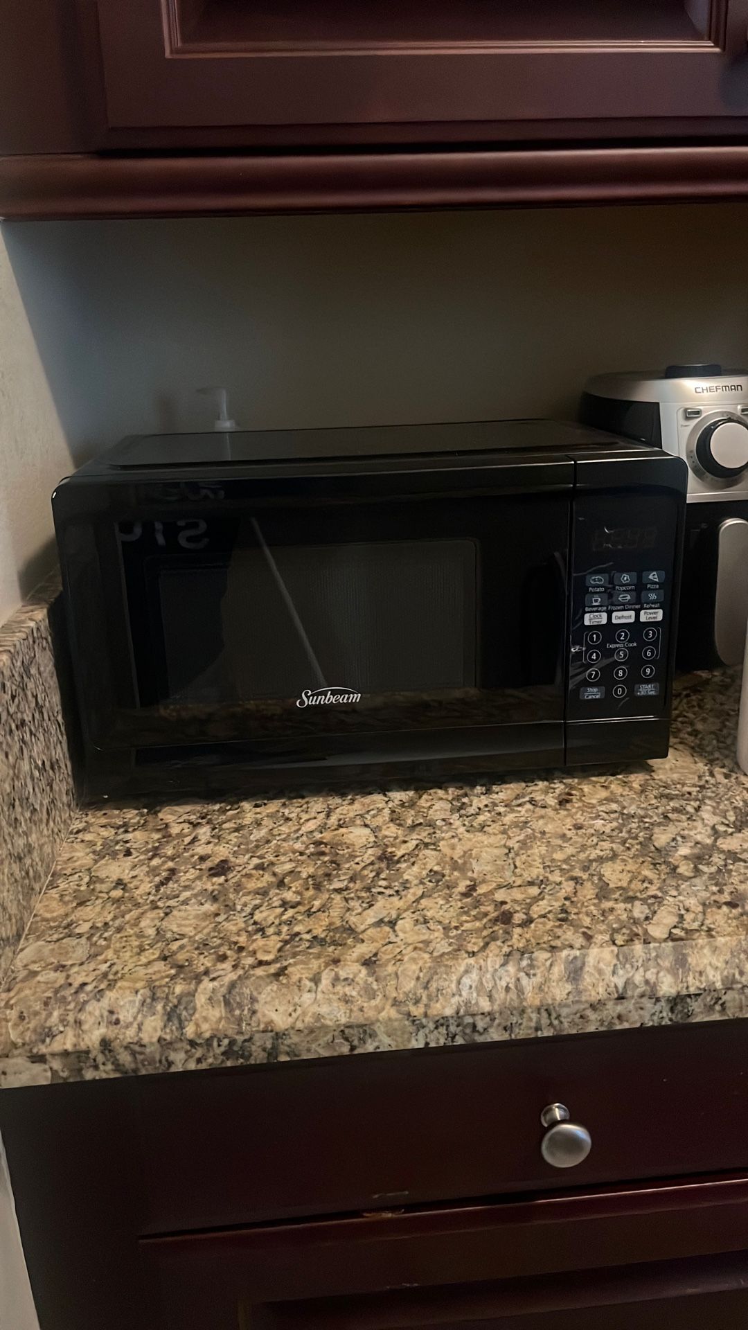 Sunbeam Microwave – Excellent Condition
