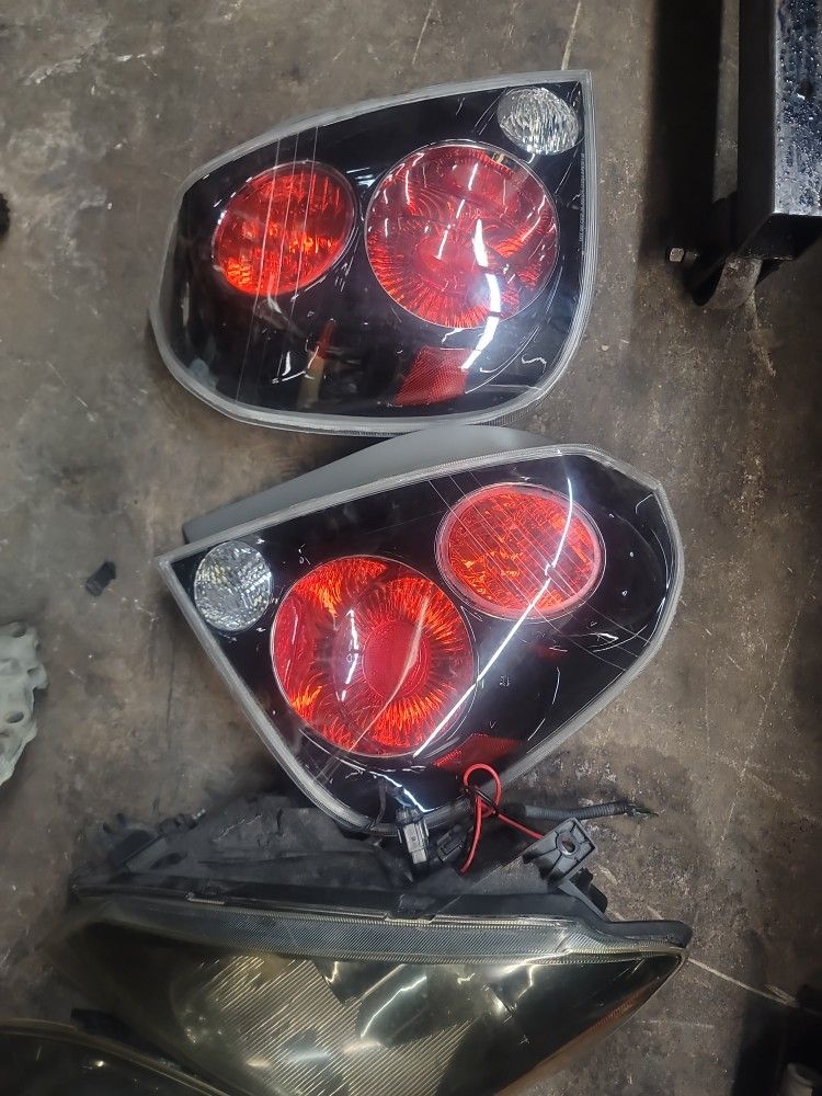 06 Nissan Altima Headlights An Taillights Part's for Sale in Pompano