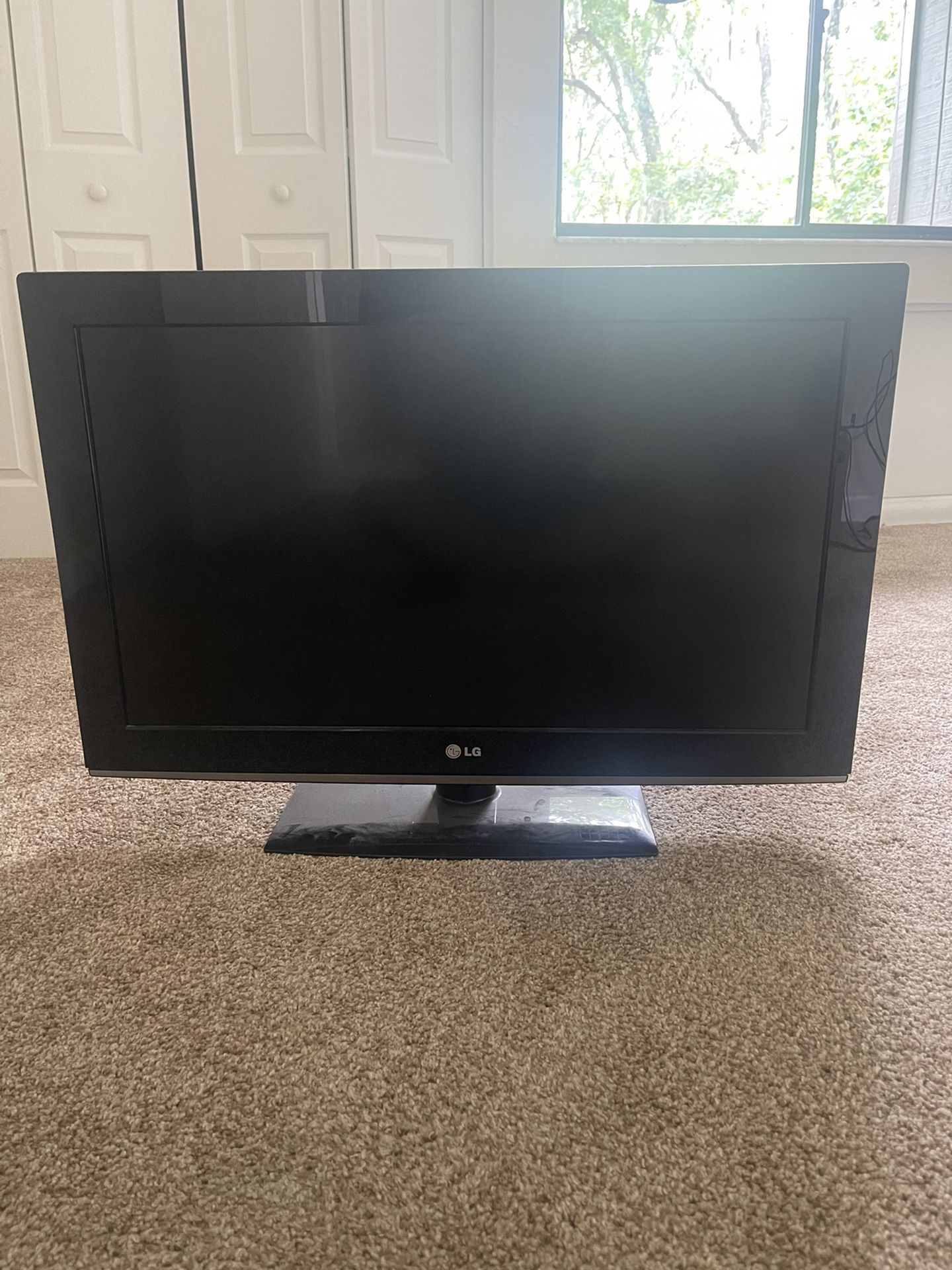 LG TV 35”
