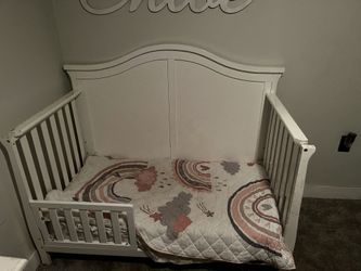 White Crib 5 In One Convertible Crib