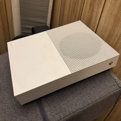 Xbox one s turns on but has black screen