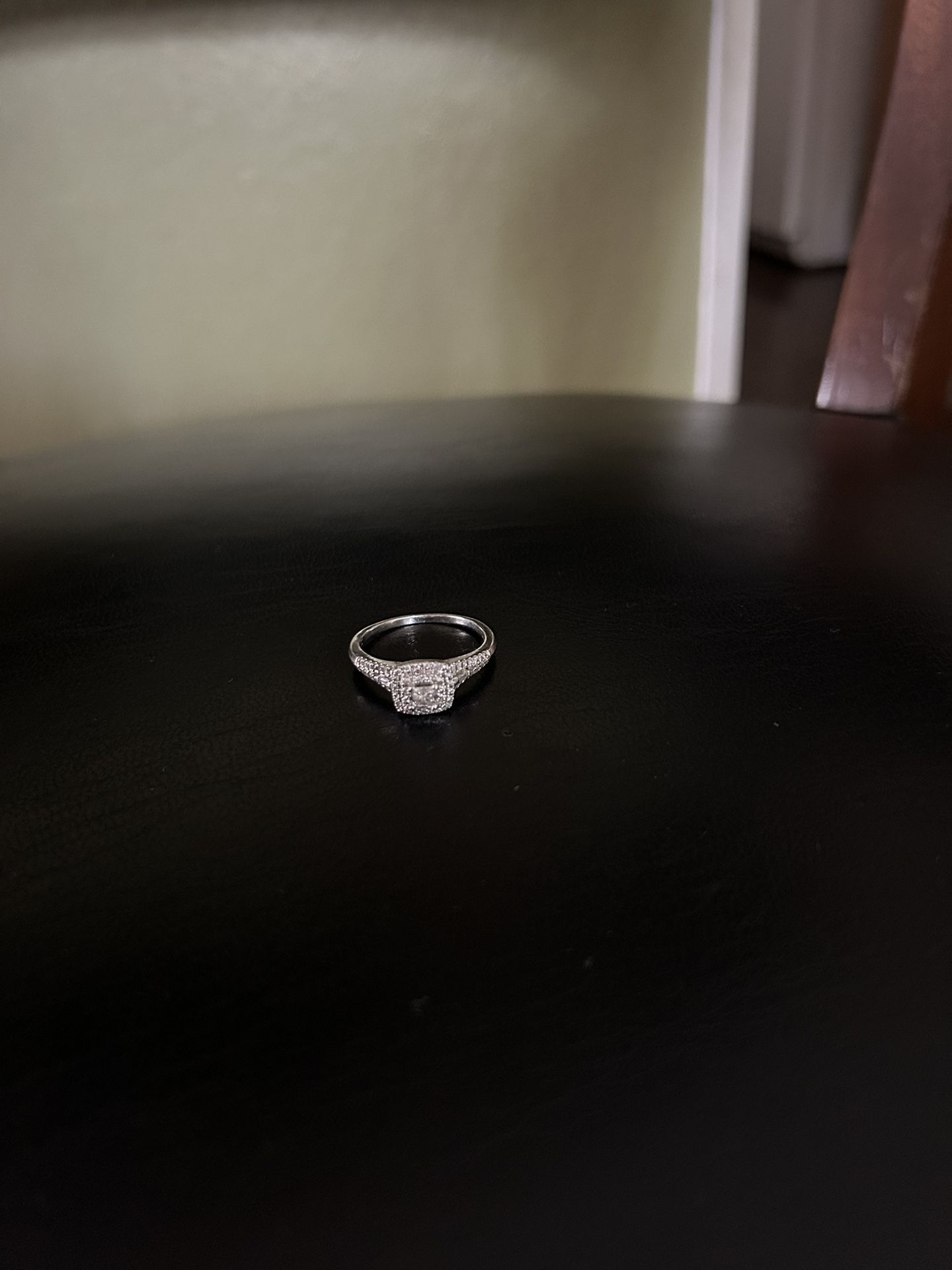Engagement ring 5-8, 10 karat white gold