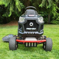 Troy Bilt Riding Lawnmower 