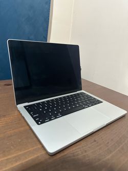 Apple MacBook Pro 14” M3 – Silver (2024)
