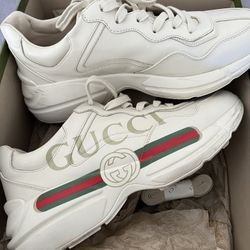 MEN'S RHYTON SNEAKER WITH GUCCI LOGO