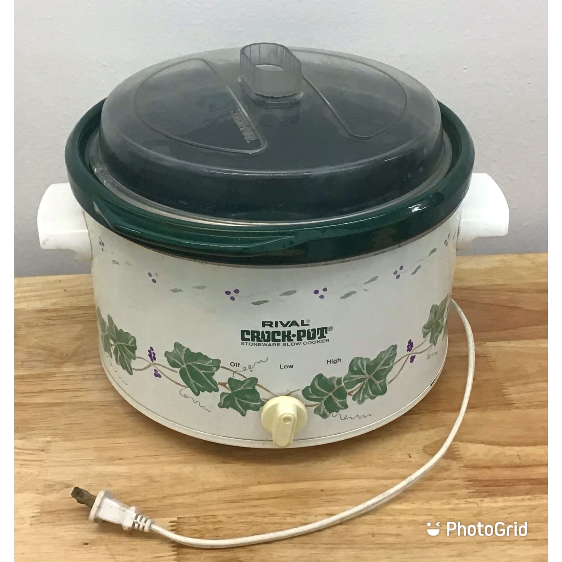 Vintage Rival Crock Pot Model 3154 Green Ivy Purple Flowers And Green Stoneware Slow cooker In good condition .