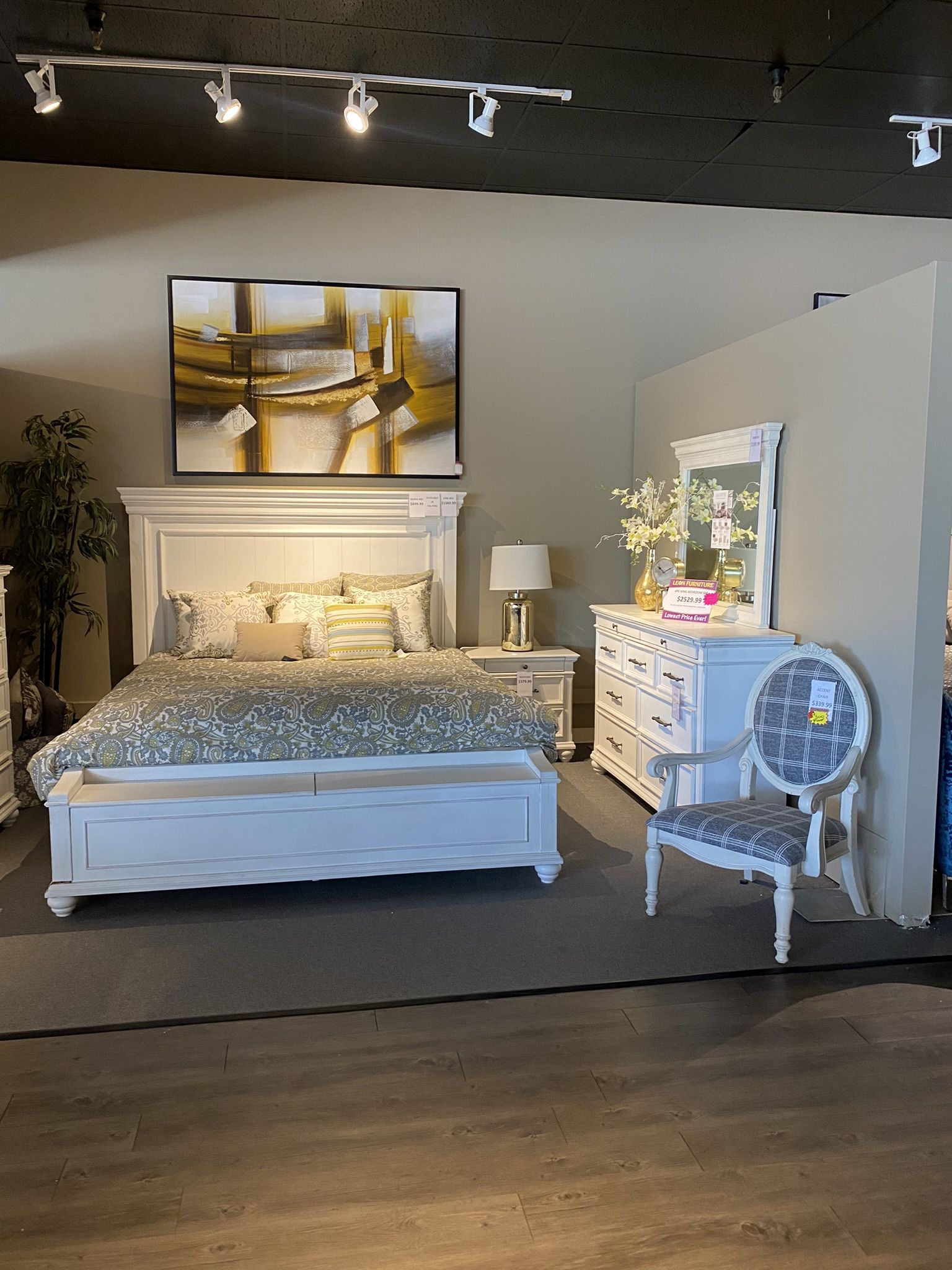 4pc Queen Bedroom Set
