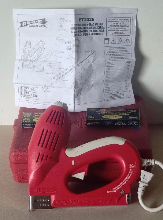 ARROW ET2025 ELECTRIC STAPLER W/CASE