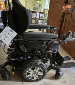 Power Chair W/ New Batteries
