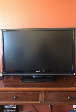 FLAT SCREEN TV TOSHIBA