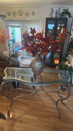 Glass entryway table