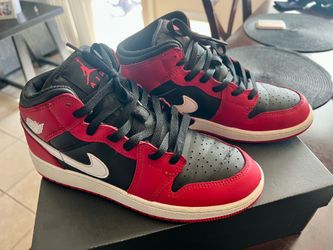 Jordan 1 mid  6y