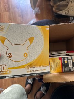 Pokecenter  30th Celebration ETB