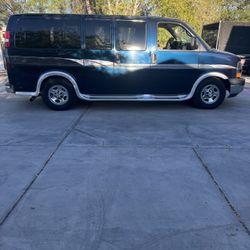 2005 Chevrolet Express 1500 Passenger 