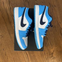 Nike Air Jordan 1 low UNC Size 11 $135 Men’s