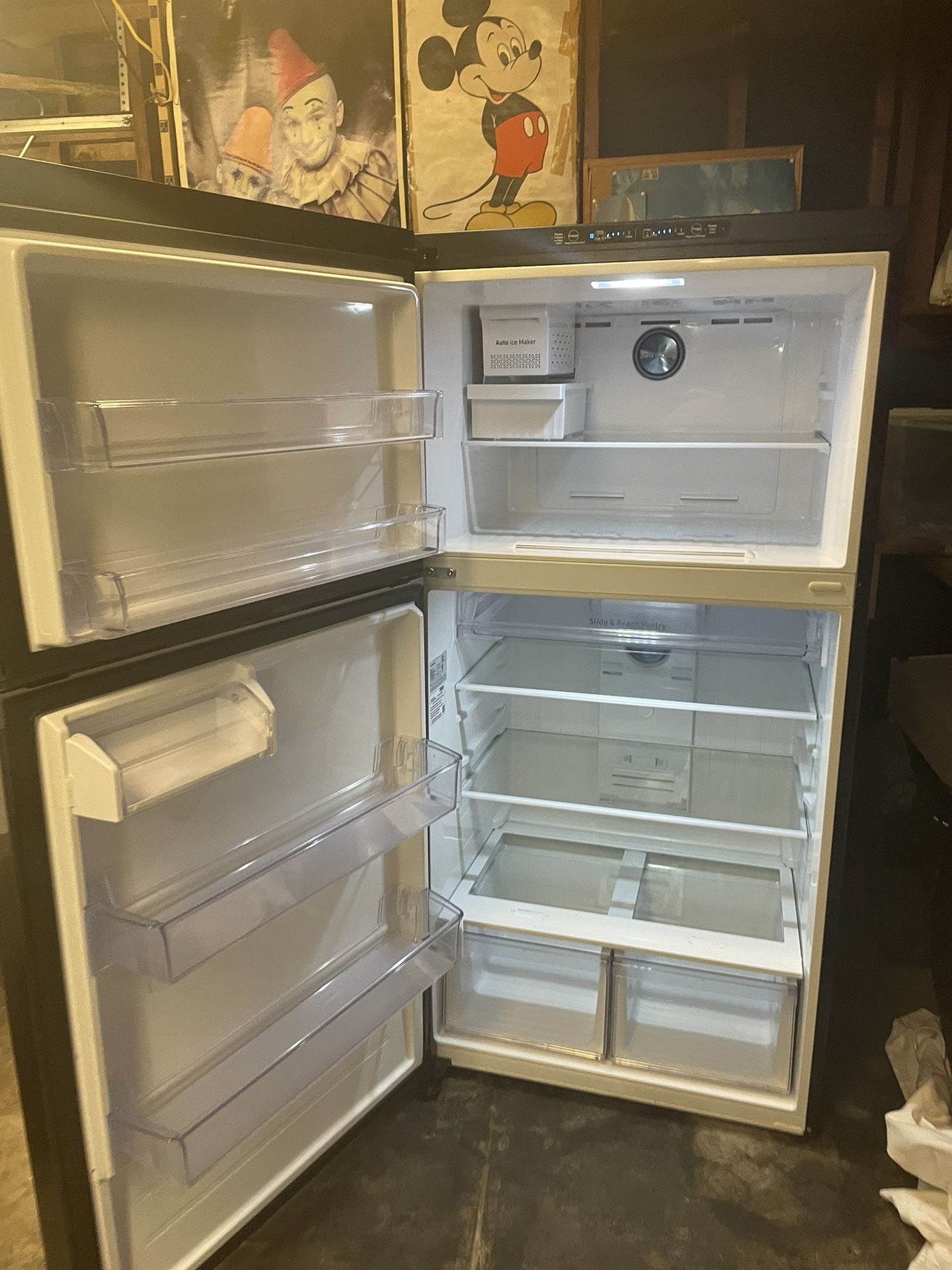 Samsung 21 Cu. Ft. Top Freezer Refrigerator With Flexzone Black