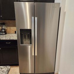 Whirlpool Refrigerator 
