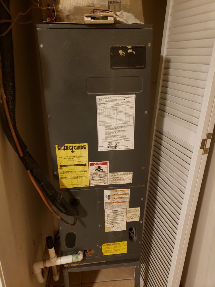 Complete AC unit, air handler and condenser 1.5 ton read specs in pics