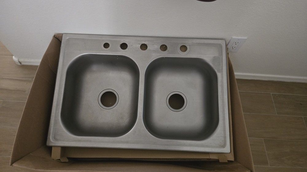 Free Kitchen Sink