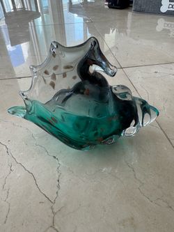 Beautiful Emerald Green Glass Seashell Decor