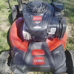 Toro Lawnmower No Bag / Cortadora Toro De transmission Sin Bolsa jalando Al cien lista pal travajo jala mui bien