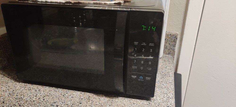 Amazon ALEXA POWERED Smart Microwave 