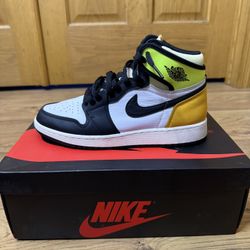 Air Jordan 1 “Volt” Size 5.5y