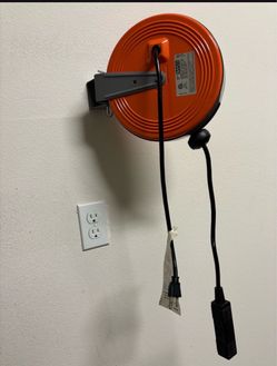 Extension cord retractable