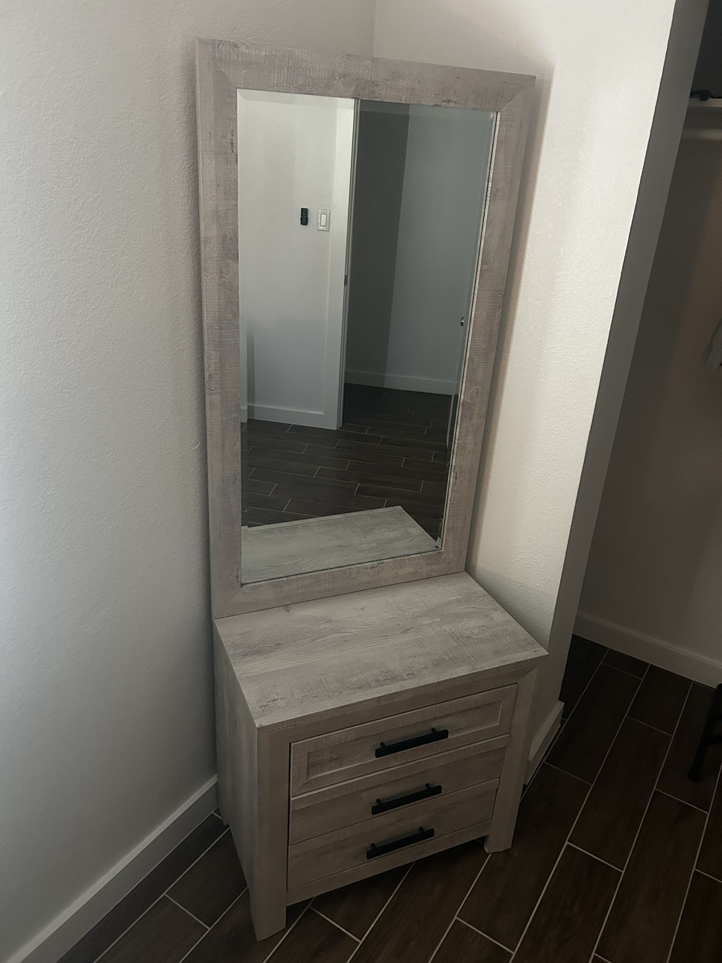 Dresser 