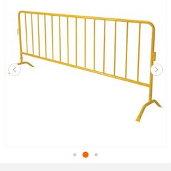 Interlocking barrier fence