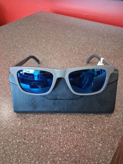 Maui Jim Sunglasses with Blue Mirror Lenses