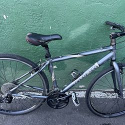 Trek 7200FX Bike