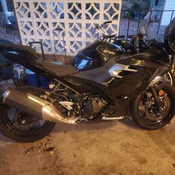 Ninja Kawasaki 400 Motorcycle 