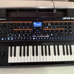 ROLAND Jupiter-Xm and Case ++