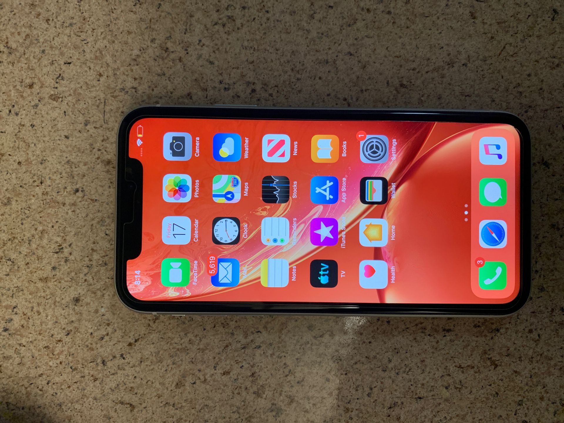 iPhone XR had it for 5 months no scratches not icloud locked