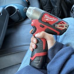 Milwaukee Impact Driver With Battery